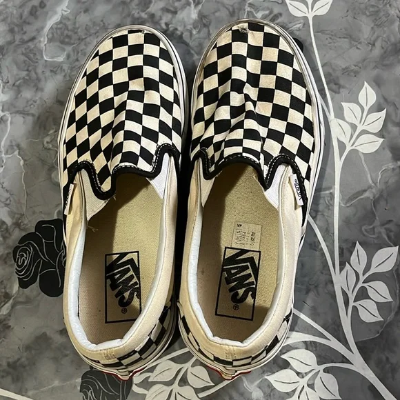 Checkerboard Vans slip on - Picture 1 of 7